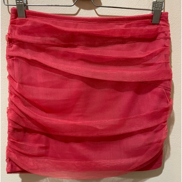 Guess Mini Skirt Mesh - Picture 2 of 7